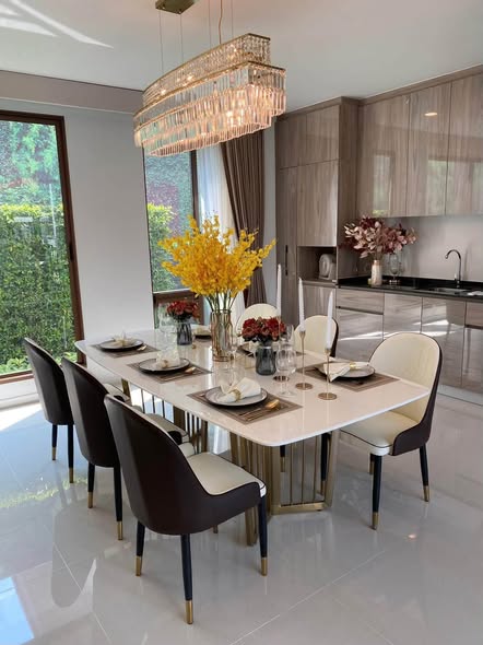 room interior and kitchen of Burasiri Krungthep Kreetha