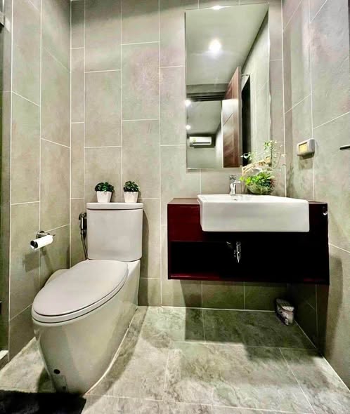 bathroom of C Ekkamai Condominium