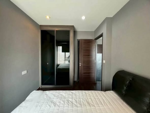bedroom of C Ekkamai Condominium