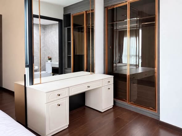 bedroom of C Ekkamai Condominium