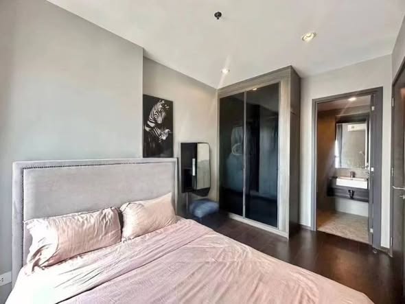 bedroom and room interior of C Ekkamai Condominium