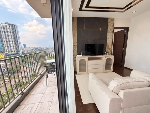 living room and bedroom of C Ekkamai Condominium