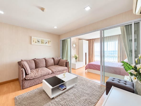living room and bedroom of Casa Condo Ratchada – Ratchaphruek