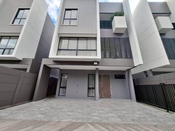 Casa Presto House Wongwan-Pinklao | Q House