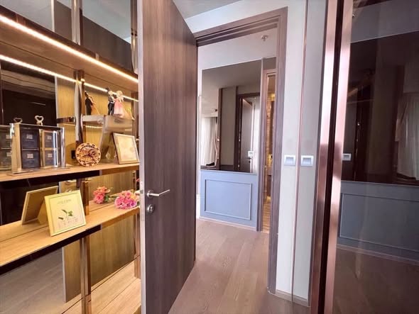 room interior of Celes Asoke