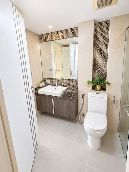 bathroom of Centara Avenue Residences