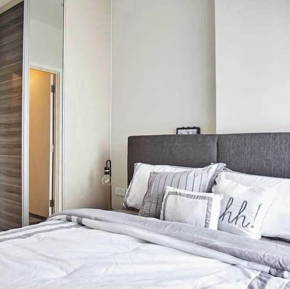 bedroom of Centric Ari Station