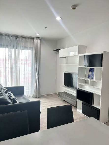 living room of Centric Huai Khwang Station