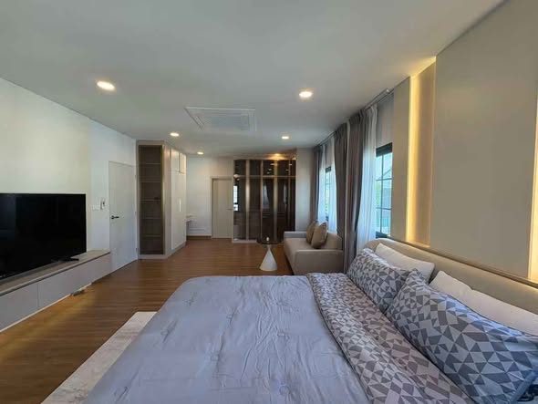 bedroom and living room of Centro Bangna Km.7