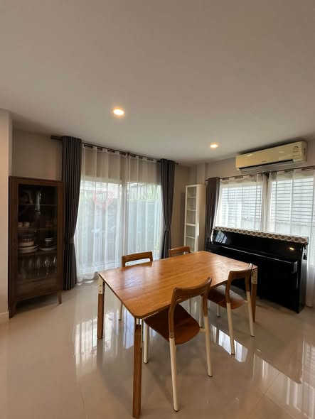 room interior of Centro Watcharapol
