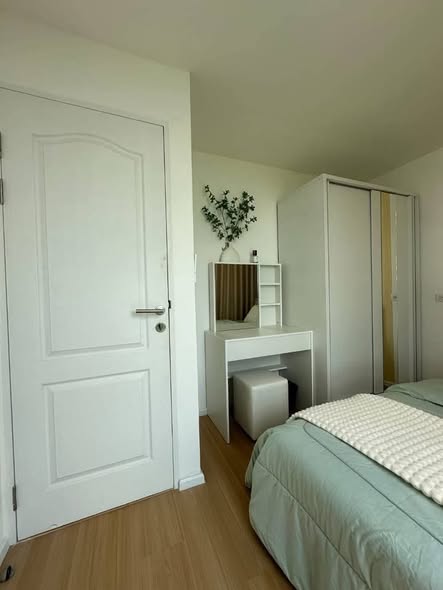 bedroom and room interior of Cerocco Bangna 36