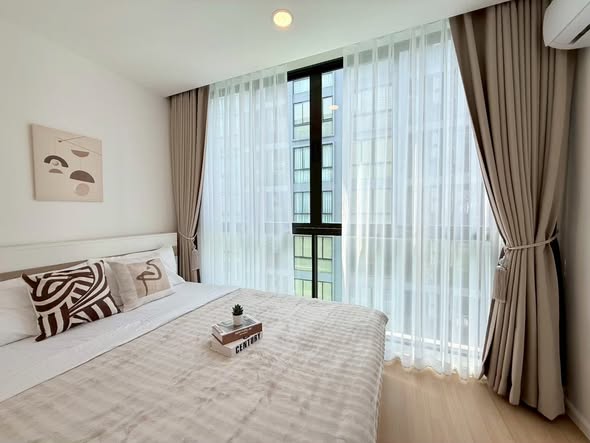 bedroom and room interior of Cerocco Bangna 36