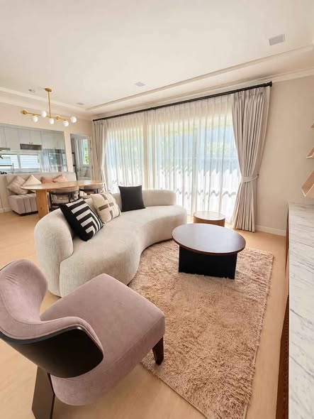 living room and bedroom of Chaiyapruek Bangna KM15