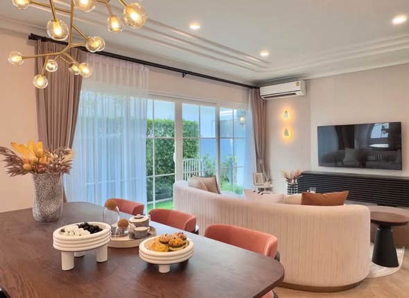 living room and room interior of Chaiyapruek Bangna KM15