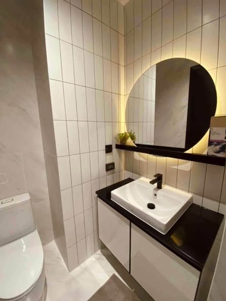 bathroom of Chapter Charoennakhon–Riverside