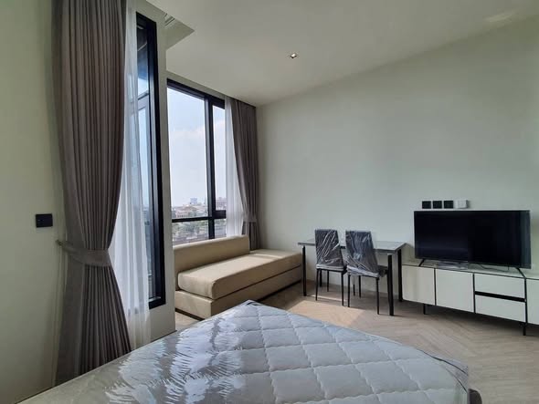 bedroom of Chapter Charoennakhon–Riverside