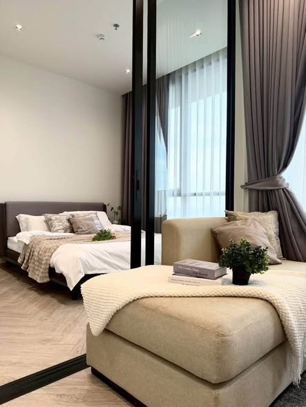 bedroom and living room and room interior of Chapter Charoennakhon–Riverside