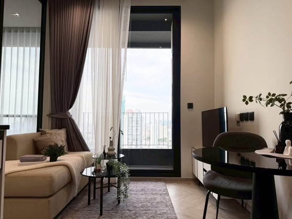 living room of Chapter Charoennakhon–Riverside