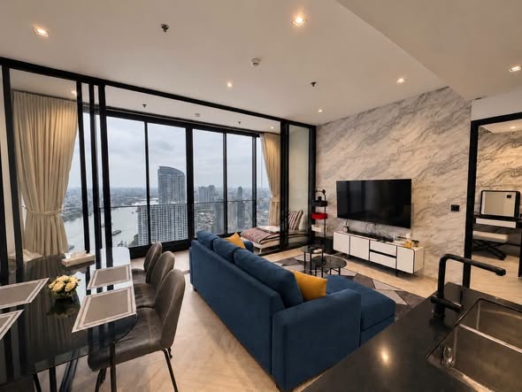 living room of Chapter Charoennakhon–Riverside