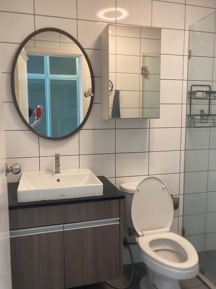 bathroom of Chapter One Eco Ratchada-HuaiKhwang