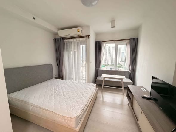 bedroom of Chapter One Eco Ratchada-HuaiKhwang
