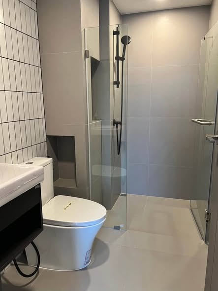 room interior and bathroom of CHAPTER ONE MORE KASET