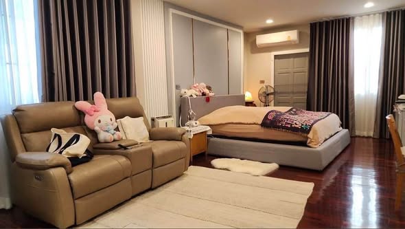living room and bedroom of CHAPTER THONGLOR 25