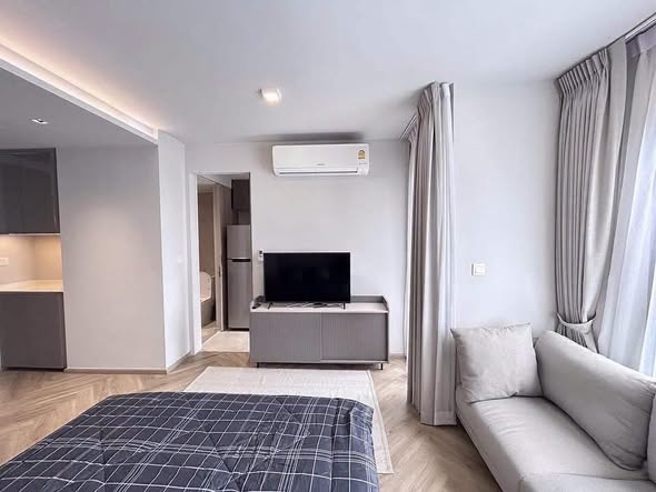 living room and bedroom of CHAPTER THONGLOR 25