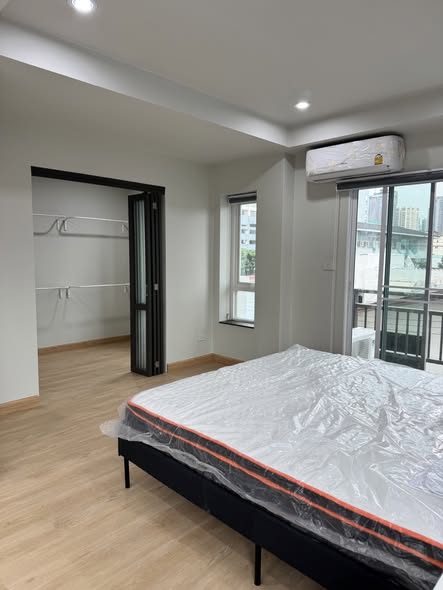 bedroom and room interior of Charoenjai Place