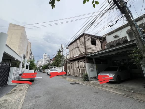 Charoenjai Place