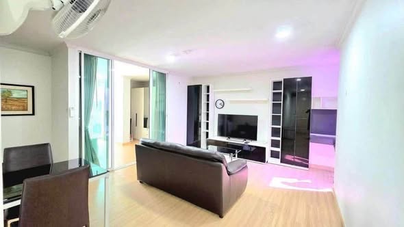 living room and room interior of Chateau In Town Ratchada 20 Condo