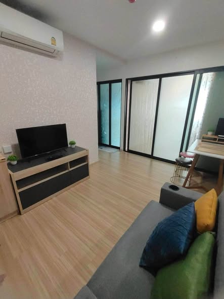 living room and bedroom and room interior of Chewathai Hallmark Ladprao – Chokchai 4