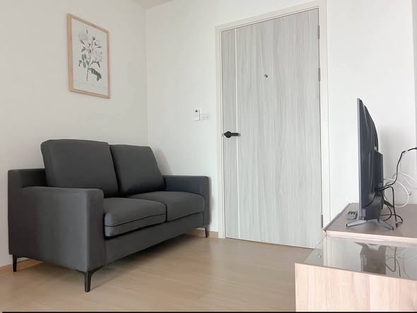 living room and room interior of Chewathai Hallmark Ladprao – Chokchai 4 Phase 2
