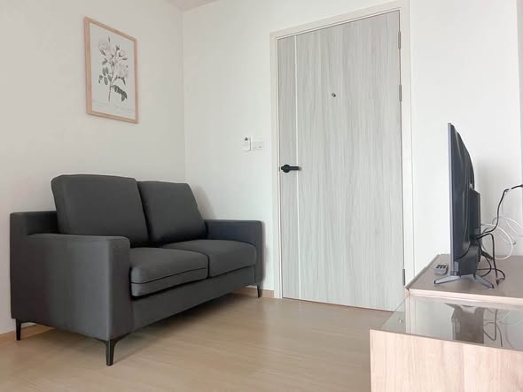 living room and room interior of Chewathai Hallmark Ladprao – Chokchai 4 Phase 2