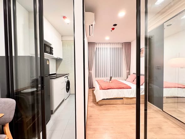 bedroom and room interior of Chewathai Kaset-Nawamin