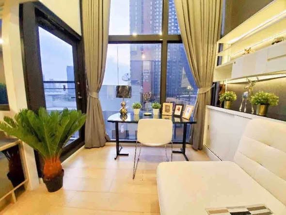 living room and bedroom of Chewathai Residence Asoke