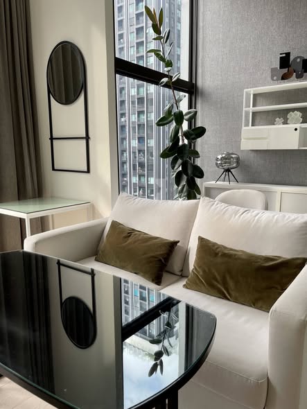 living room and room interior of Chewathai Residence Asoke