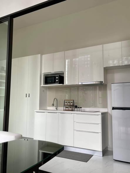 room interior and kitchen of Chewathai Residence Asoke