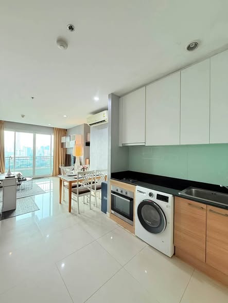 Circle Condominium