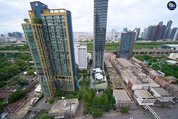 Circle Condominium