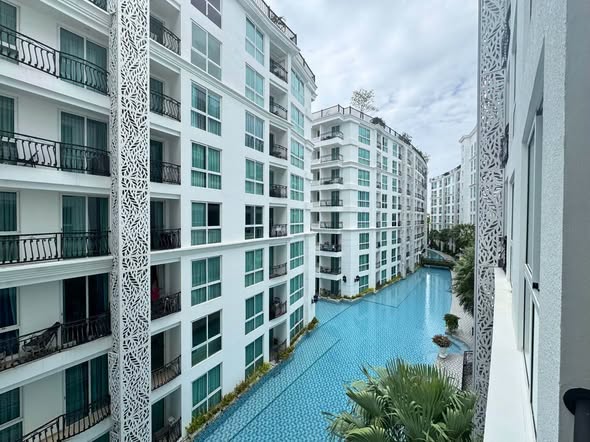 pool of City Garden Olympus Condominium