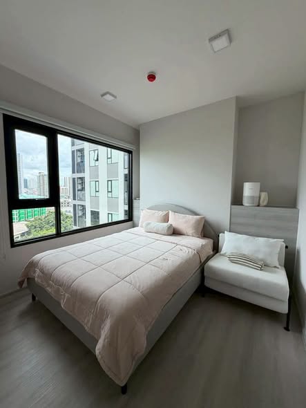 bedroom and room interior of COBE Ratchada-Rama 9