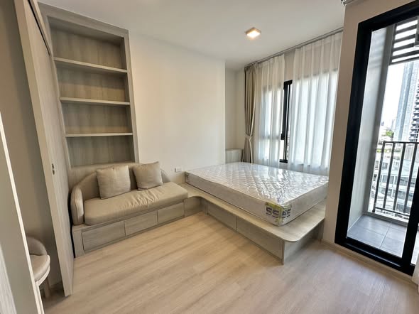 bedroom and room interior of COBE Ratchada-Rama 9