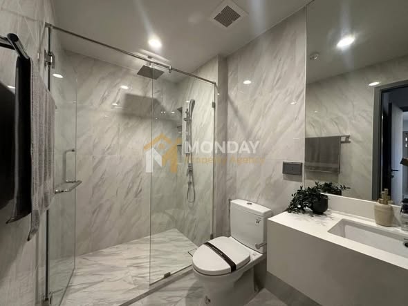 room interior and bathroom of Coco Parc