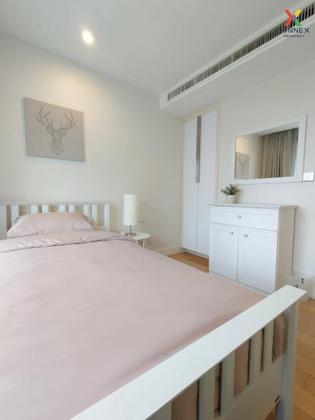 bedroom of Collezio Sathon-Pipat