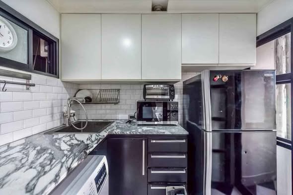 kitchen of Condo One Sathon