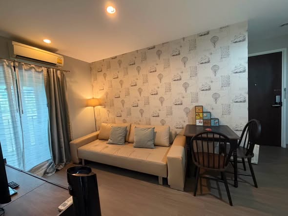 bedroom and living room of Condolette Dwell Sukhumvit 26