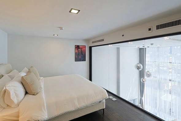 bedroom and room interior of CONNER Ratchathewi