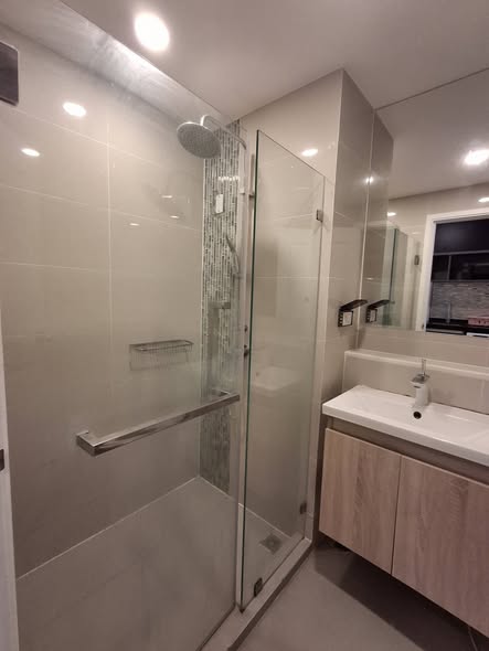 room interior and bathroom of Cybiq รัชดา 32