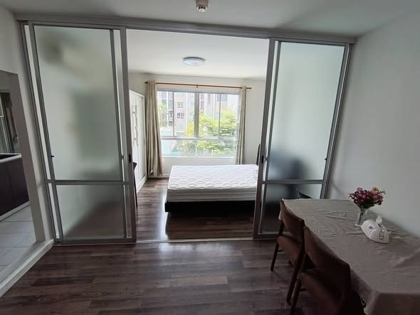 bedroom and room interior of D Condo Sukhumvit 109